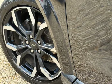 Car image 30