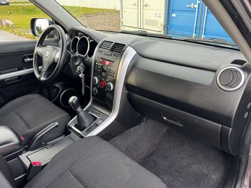 Car image 15