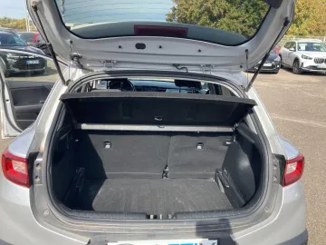 Car image 27