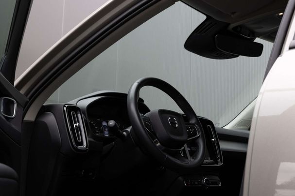 Volvo XC40 B4 Momentum 145 kW image number 19