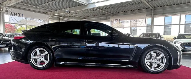 Car image 3