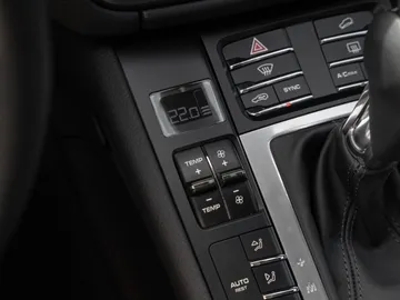 Car image 32