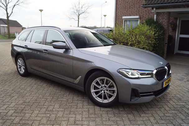 BMW 520i Touring 135 kW image number 8