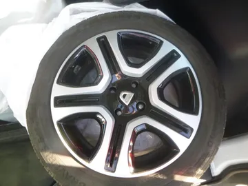 Car image 20