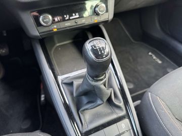 Car image 27