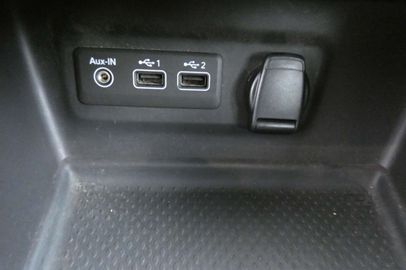 Car image 30