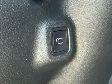 Car image 35
