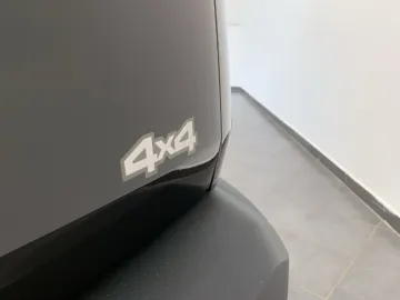 Car image 32