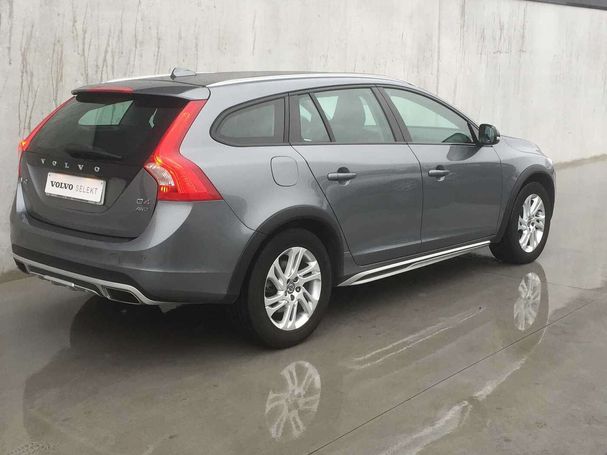 Volvo V60 Cross Country D4 Momentum AWD 140 kW image number 4