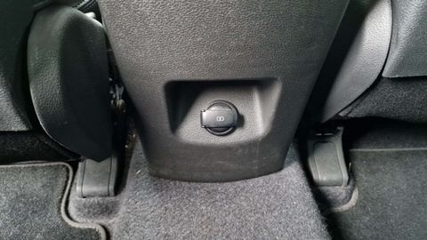 Car image 36