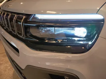 Car image 47