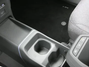 Car image 29