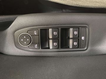 Car image 36