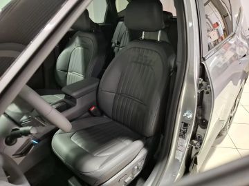 Car image 32