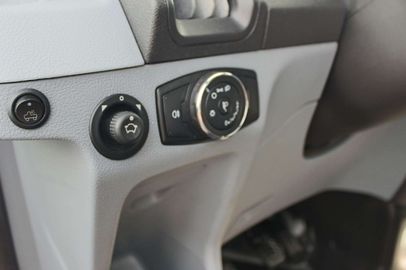 Car image 33