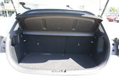 Car image 31