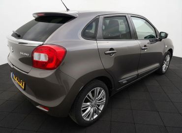 Car image 3