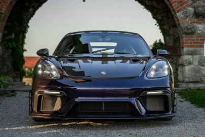 Car image 3