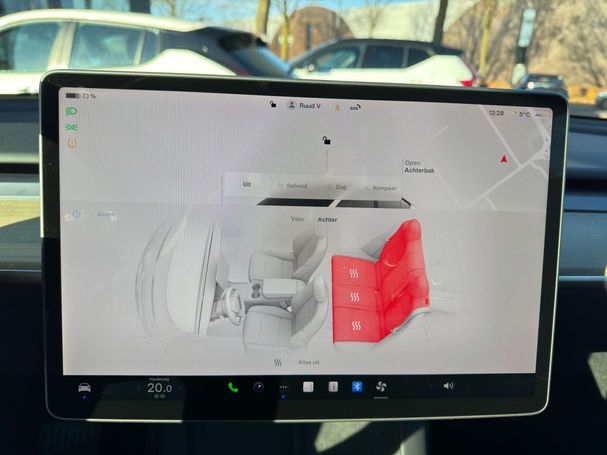 Tesla Model Y 220 kW image number 32