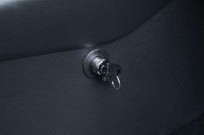 Car image 36