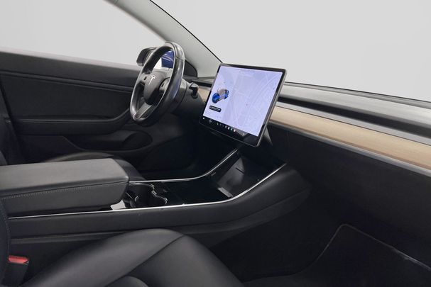 Tesla Model 3 Long Range AWD 324 kW image number 22