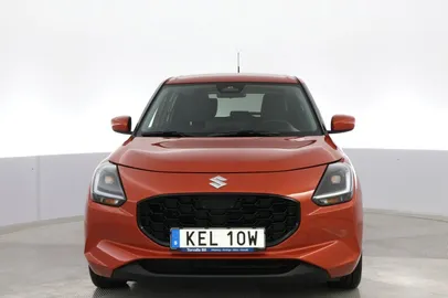Car image 4