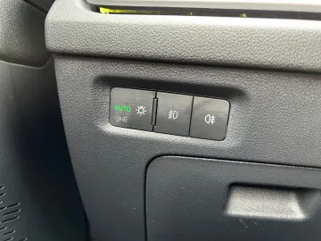 Car image 47