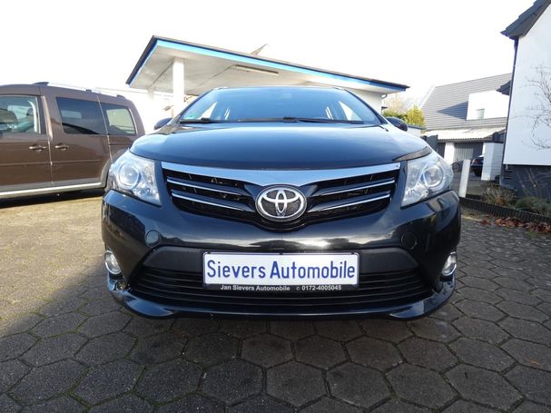 Toyota Avensis F 91 kW image number 5