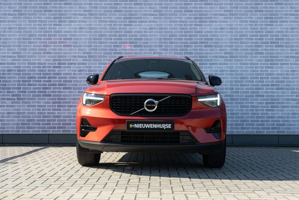 Volvo XC40 B4 Plus Dark 145 kW image number 13