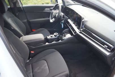 Car image 10