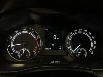 Car image 23