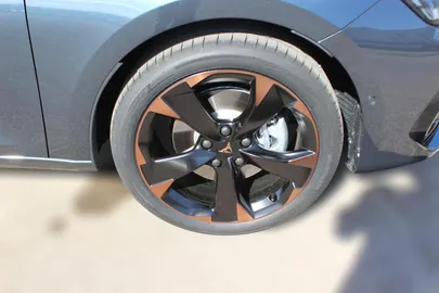 Car image 24