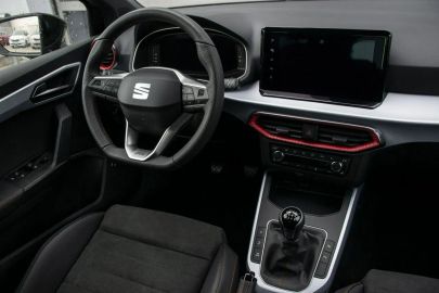 Car image 19