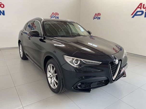 Alfa Romeo Stelvio 2.2 AT8 118 kW image number 2