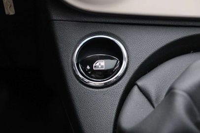 Car image 36