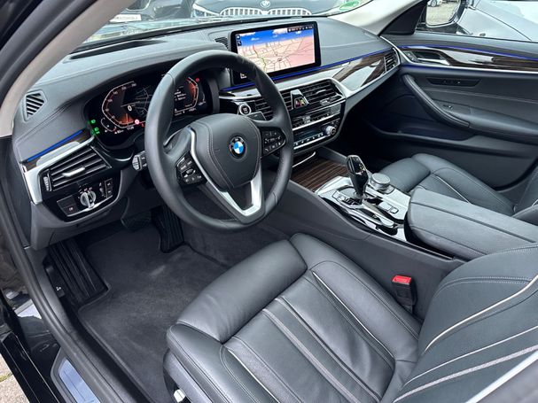 BMW 530i xDrive Luxury Line 185 kW image number 11