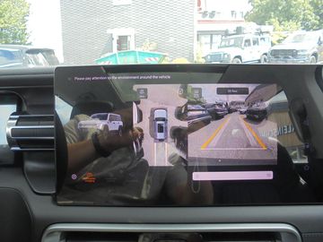 Car image 24