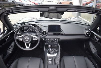 Car image 30