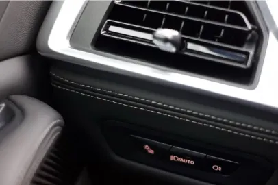 Car image 49