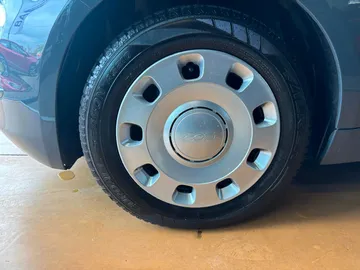 Car image 25