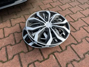 Car image 30