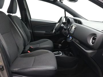 Car image 30