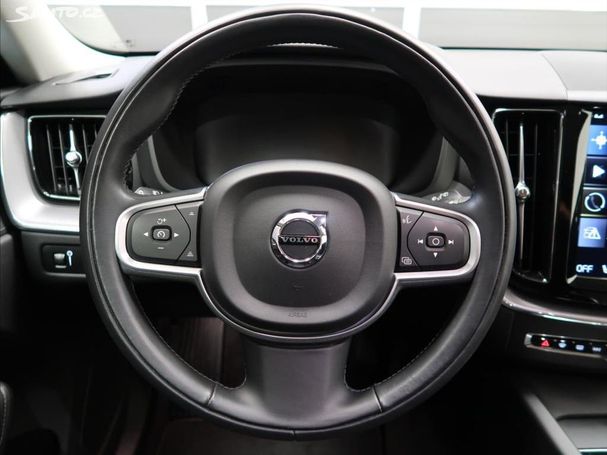 Volvo XC60 B4 AWD Momentum Pro 145 kW image number 12