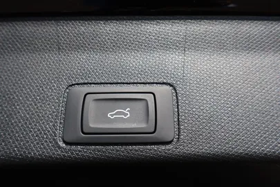 Car image 39
