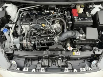 Car image 22