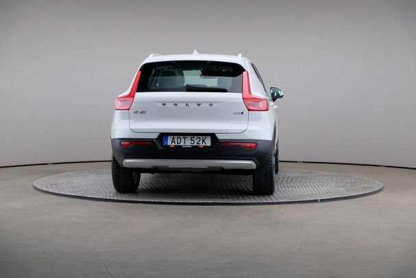 Volvo XC40 D3 AWD Momentum 110 kW image number 2