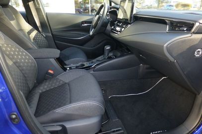 Car image 11