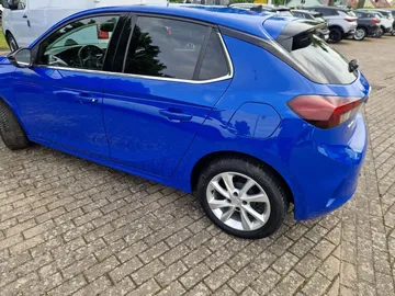 Car image 19