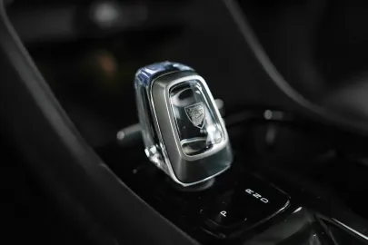 Car image 38