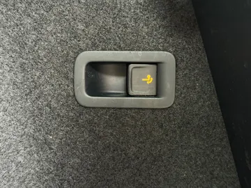Car image 33